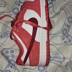 nike dunks red, size 7.0