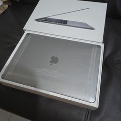 New 2019 Macbook Pro A1989 i7,16Gb,512Gb SsD L,13” LCD, AC Charger, Grade A Brand New,Space Gray Color, Original Box,Office 2022 for  Trade In