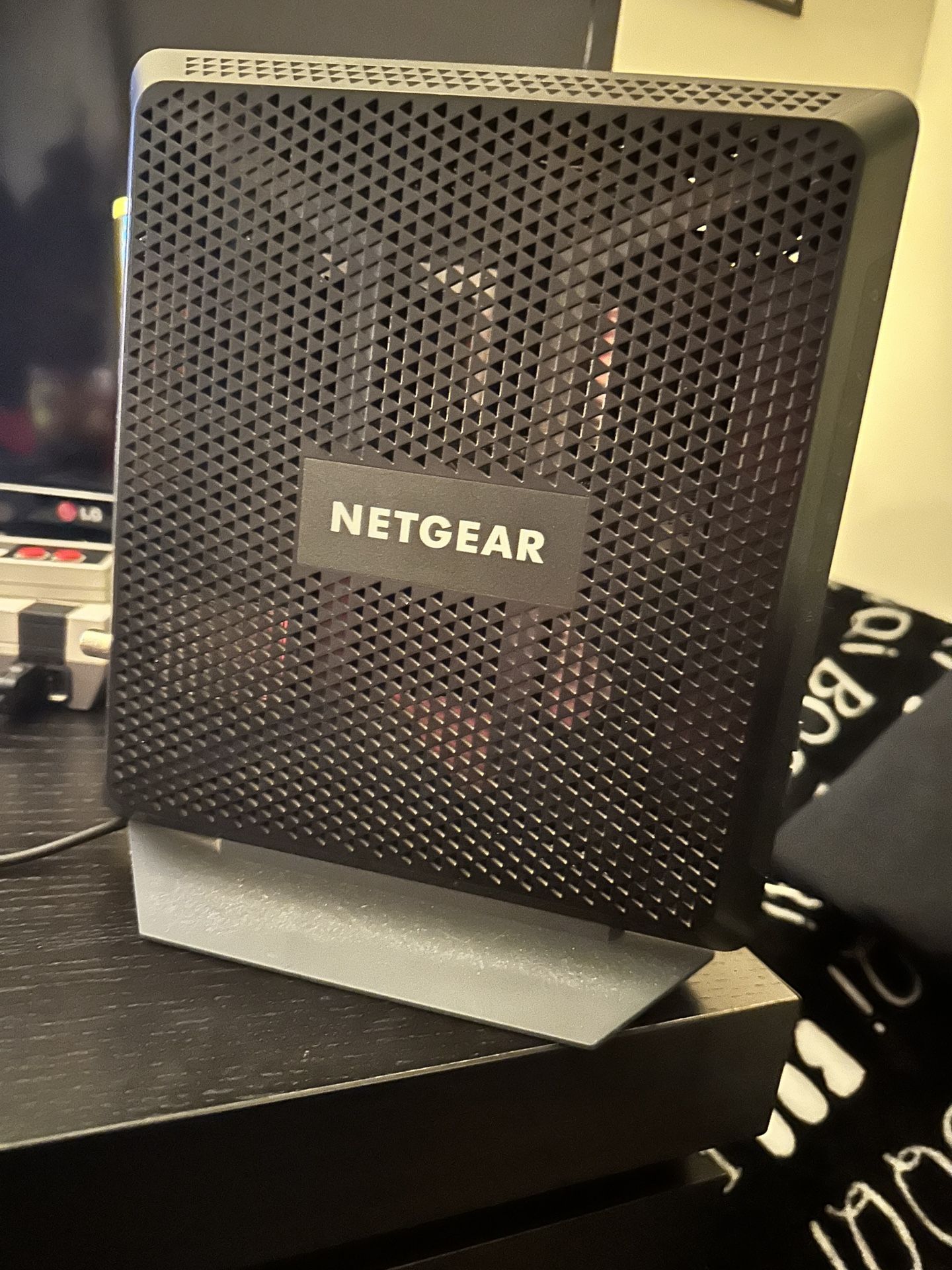 NETGEAR Modem +Wi-Fi Router