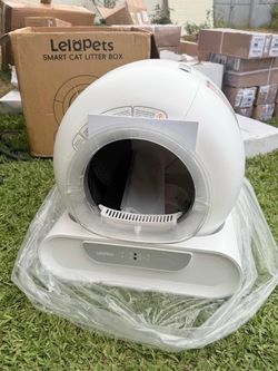 Cat Litter box ( read the description/defective )