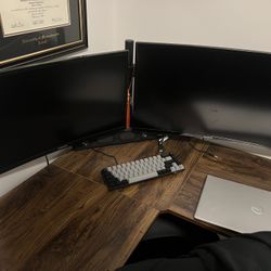Dual Samsung Curved PC Monitors With Desk Mount