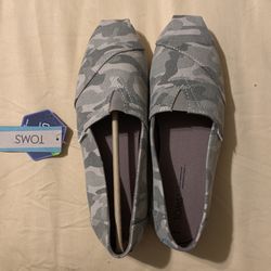 Toms Size 8