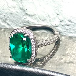 Flawless Sparkling ✨ Green Lab Created  Cushion Cut Halo Setting  Size 7