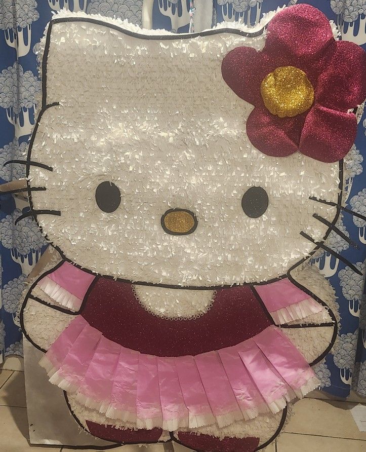 Hello Kitty Pinata 