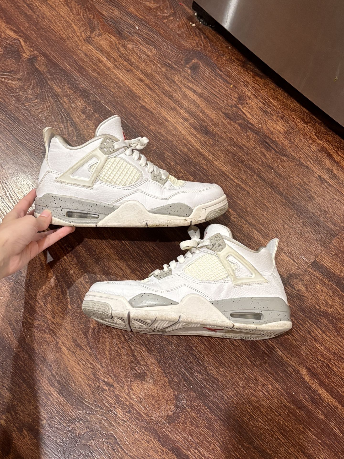 White Oreo Jordan 4 Size 7y