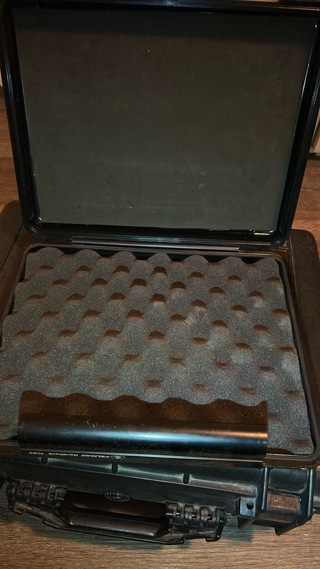 Pelican Hardback 1080