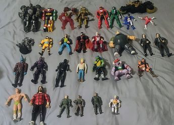 - 30 Action Figures(loose)