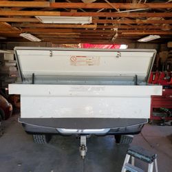 HEAVY DUTY WEATHER GUARD TOOL BOX EXELENTS CONDITIONS  WITH KEYS TOP OF THE LINE 60 INCHES L 18D 21w