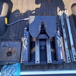 Fifth Wheel Trailer Hitch