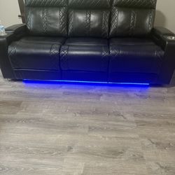 Couch And Love Seat Reclining Set 