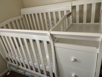Baby crib $200 obo