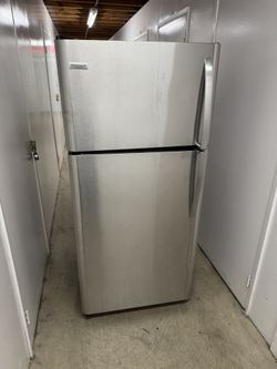 Frigidaire Refrigerator Fridge With Freezer Free Local Delivery