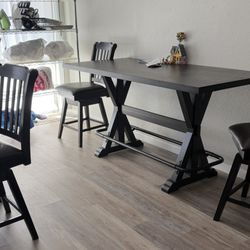 Dining Table 4 Chairs Barley Used