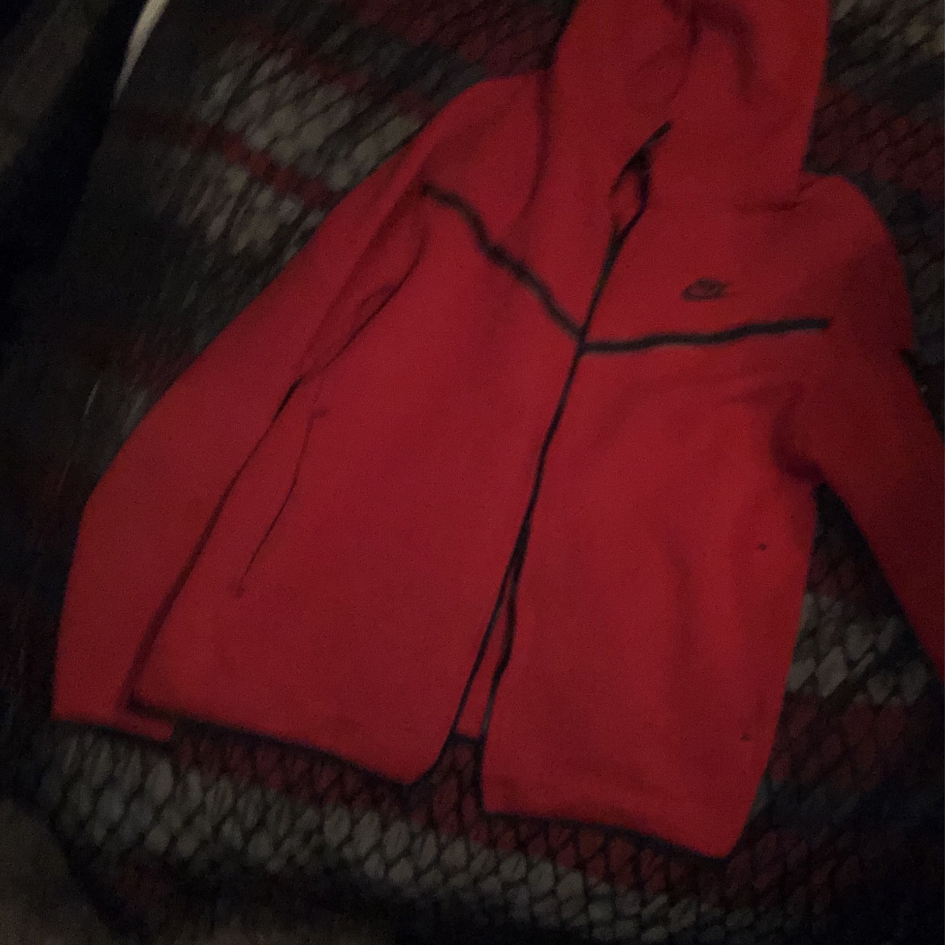 Red Nike Tech Large 