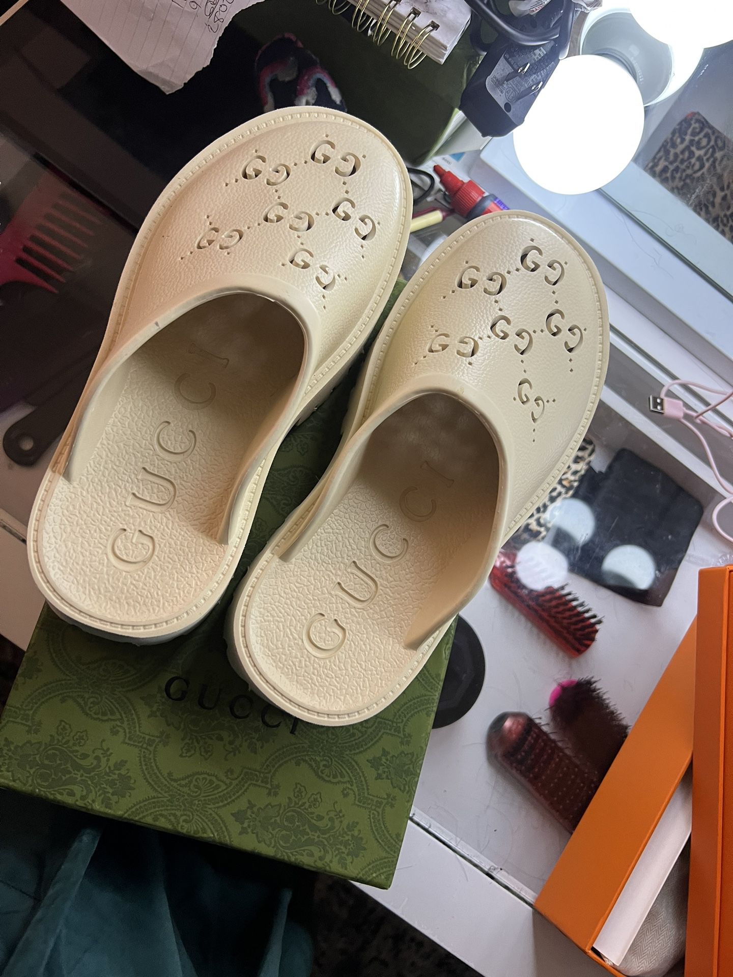 Gucci Crocs for Sale in Philadelphia, PA - OfferUp