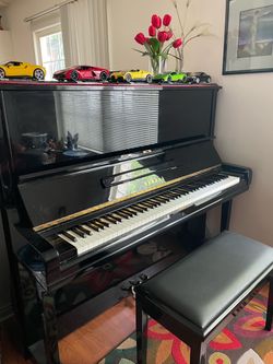 Yamaha Upright Piano U3 52” ( Like New )