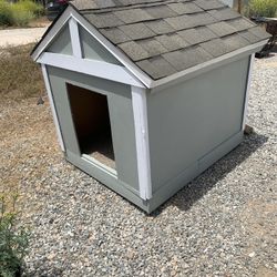 Dog  House Brand New With Real Roofing And Carpet !! 