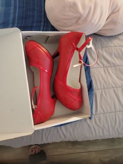 Pin Up Red Heels