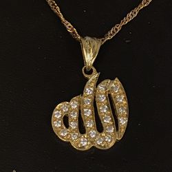 18 K gold chain and charm
