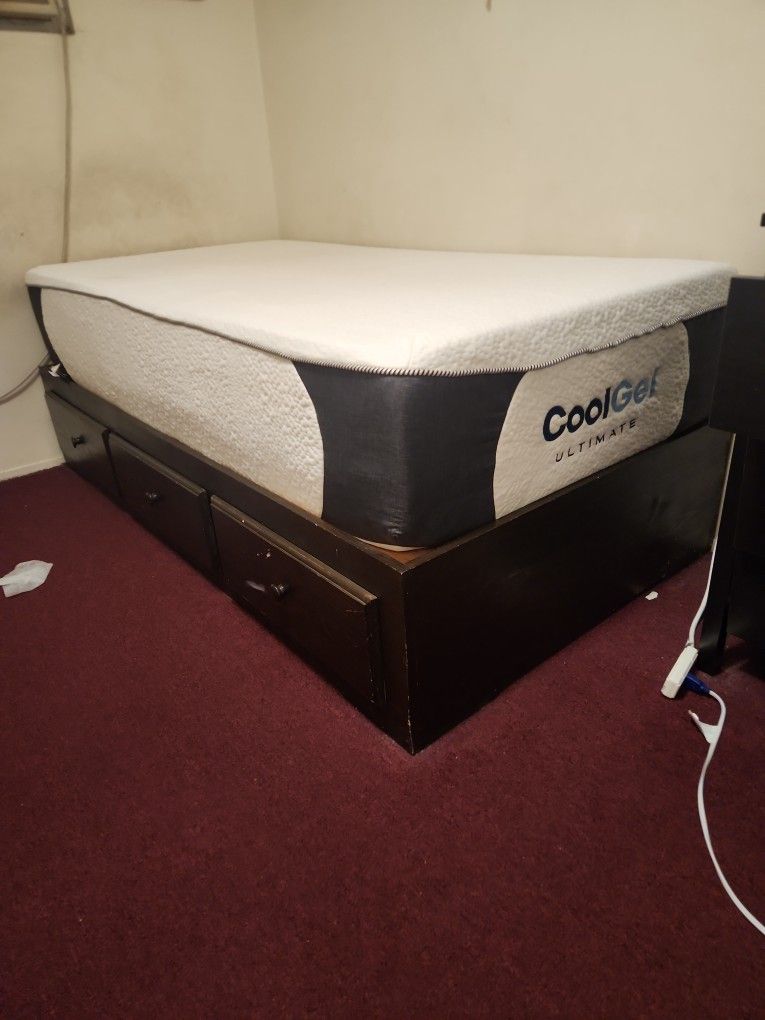Twin Bed With Coolgel Mattres 