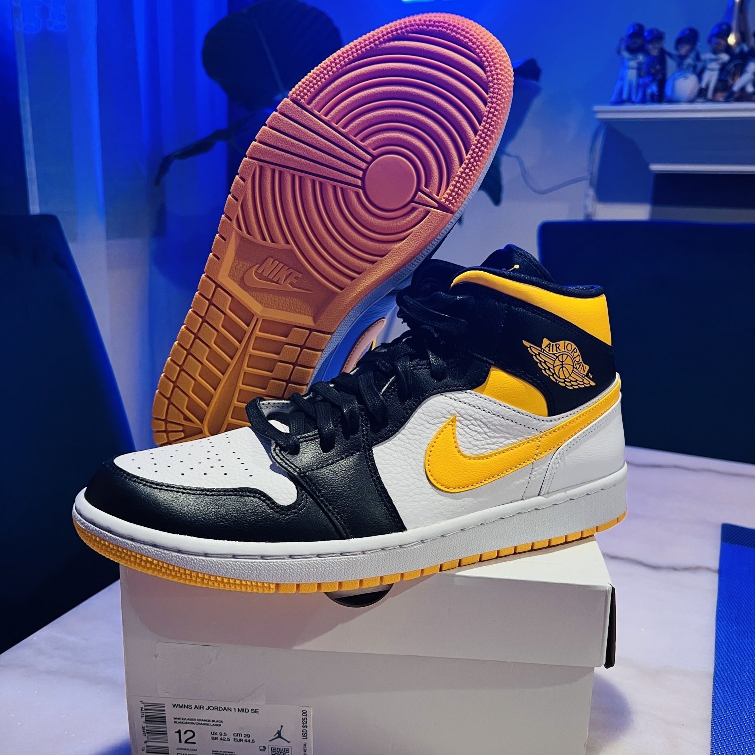 New Jordan 1 Laser Orange Sz 10.5 Mens 12 Women for Sale in