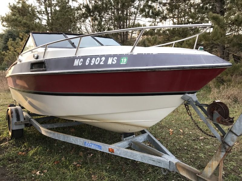 1988 Century Palomino LTD 20’ boat with trailer