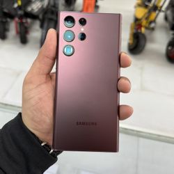 Galaxy S22 Ultra 5G Unlocked 256GB! $499 Cash Or Card!!