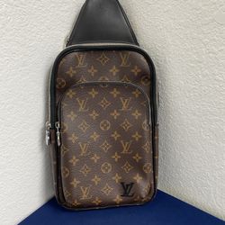 Louis Vuitton Crossbody 
