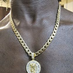 I Deliver I ship 14k gold plated Chain and Pendant