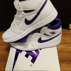 Jordan 1 Retro High “Court Purple (W)” Size 6.5 and 5 WOMAN 
