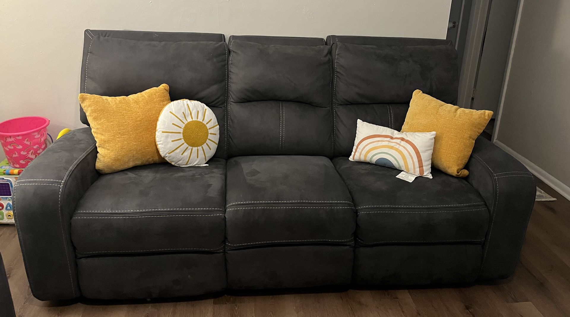 Reclining Couch And Love Seat 