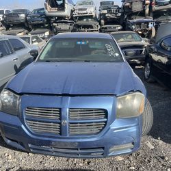 2007 Dodge magnum (FOR PARTS)