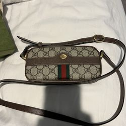 Gucci Small Handbag for Sale in Las Vegas, NV - OfferUp