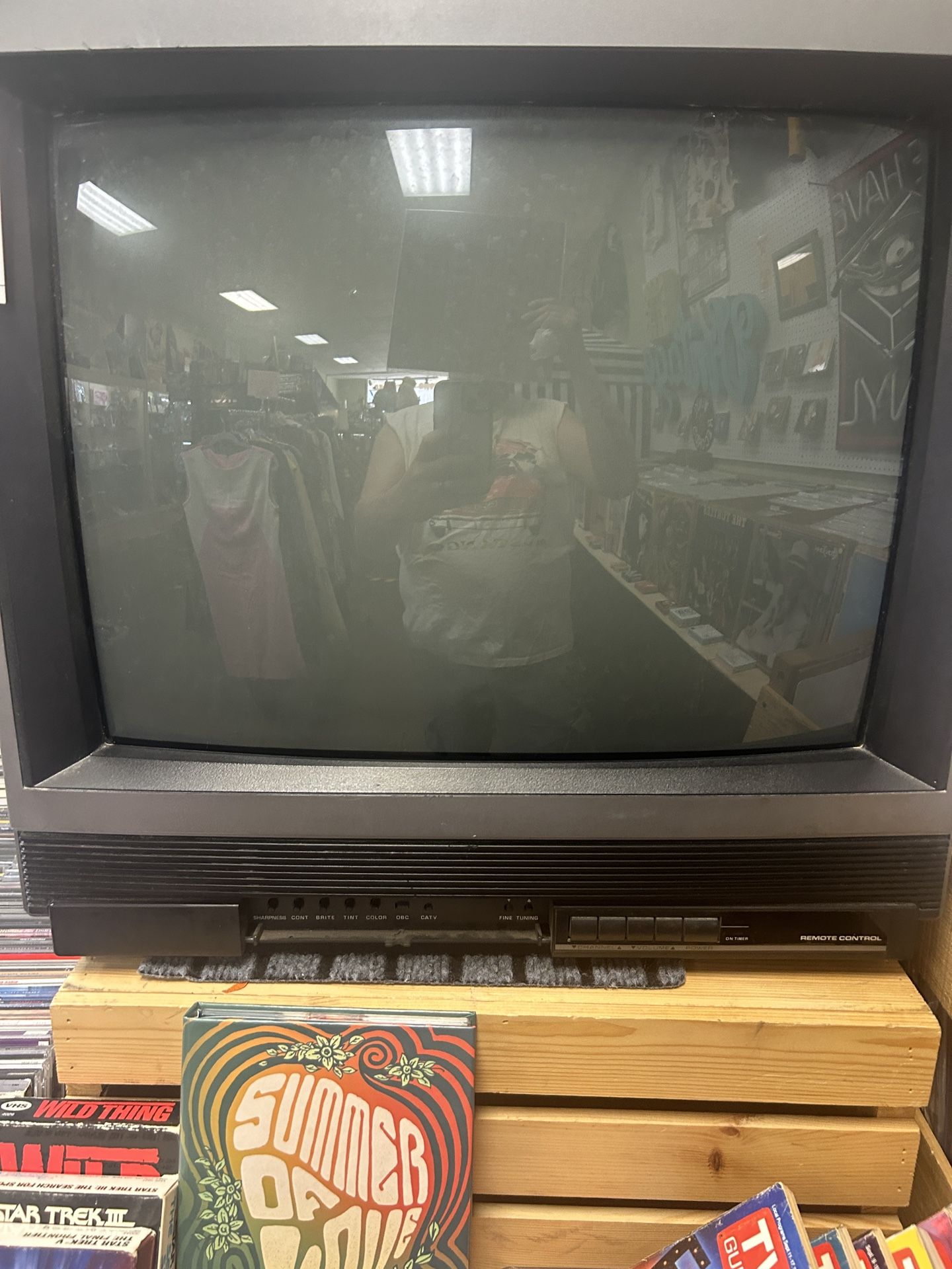 Vintage Coaxial CRT TV 19.5 Inch Works!! No Remote