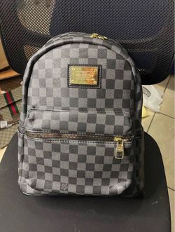 Men’s / Women’s Black backpack