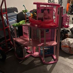 Barbie Dream House 