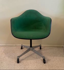 Vintage 1977 Herman Miller Eames Fiberglass Green Fabric Office Armchair Rolling Swivel Castor
