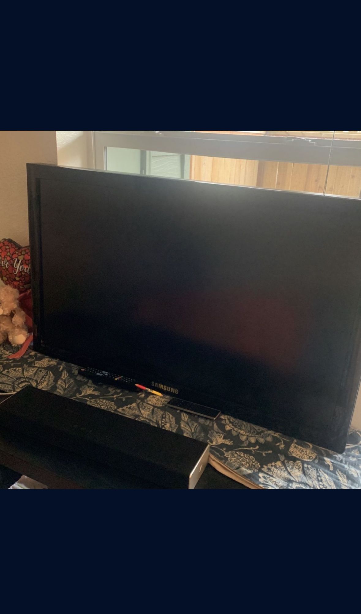 Samsung TV 35’