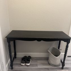 Entry Table Desk