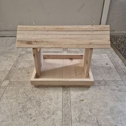 Bird house, bird feeder