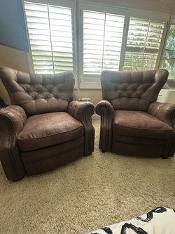 Pair of Brown Recliners