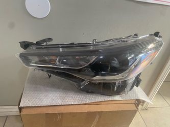 2022-2024 Toyota Corolla cross left headlight