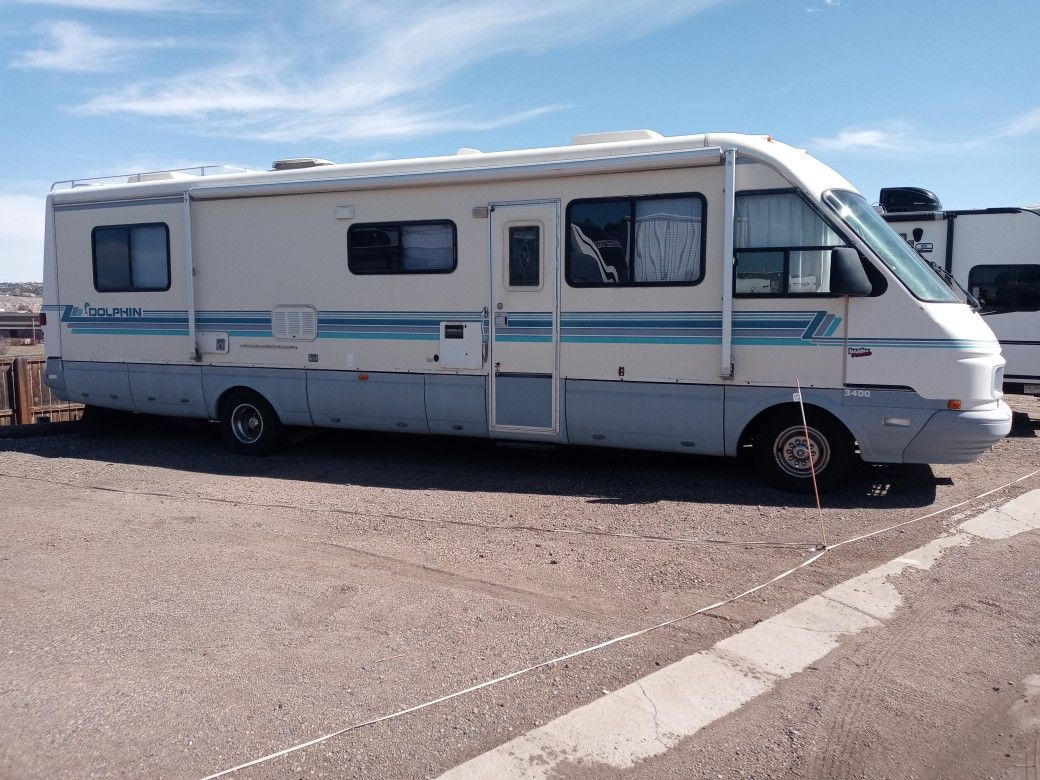 1990 Dolphin 3400