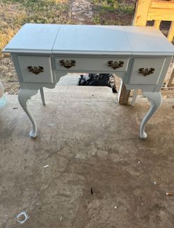 Ethan Allen vintage vanity