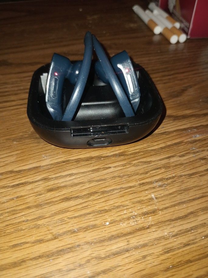 Dr Dre beat headphones wireless for Sale in Wichita, KS OfferUp