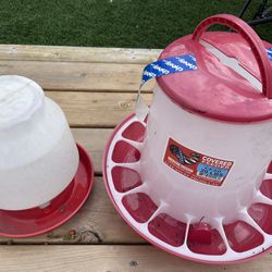 （pending Pick Up ）Free Chicken Feeder And Waterer 