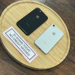 Unlocked iPhone 8 📱 – Compatible with All Carriers! Get Yours Today!-Smartphone