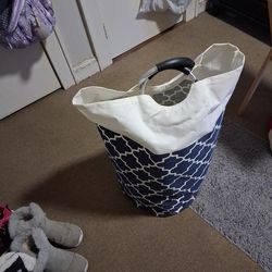 Laundry bin