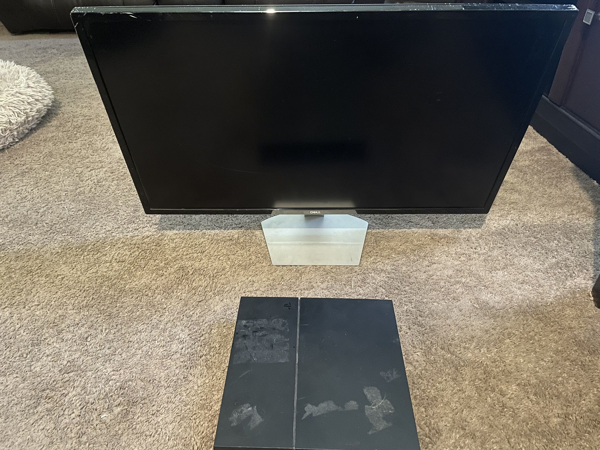Dell Monitor. Black And Silver, 31 Inch