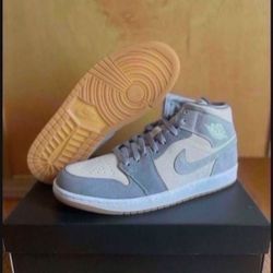 Nike Air Jordan 1 Mid SE Coconut Milk Particle Grey Sz 10.5 DN4281-100 Brand New
